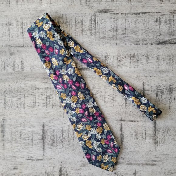 Lands' End Navy Pink and Gold Floral Silk Tie 57" x 3.5" - Picture 3 of 7